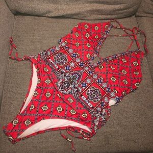 Super cute cut out swim suite